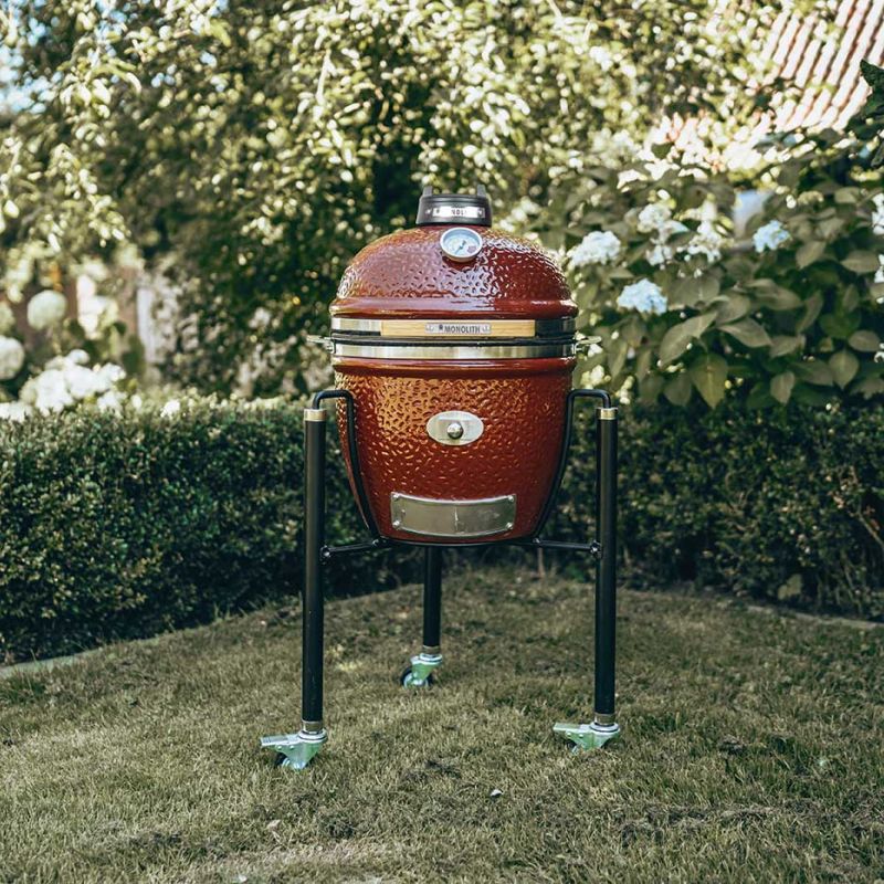 Monolith Junior 2.0 Red kamado barbecue