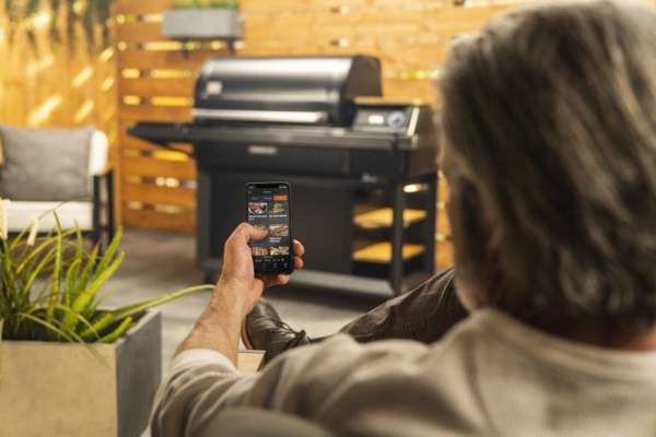 Traeger Timberline XL bediend via iPhone app