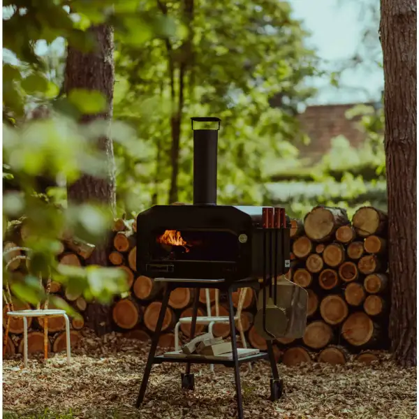 Compacte pizza oven voor buiten, geschikt voor elke tuin