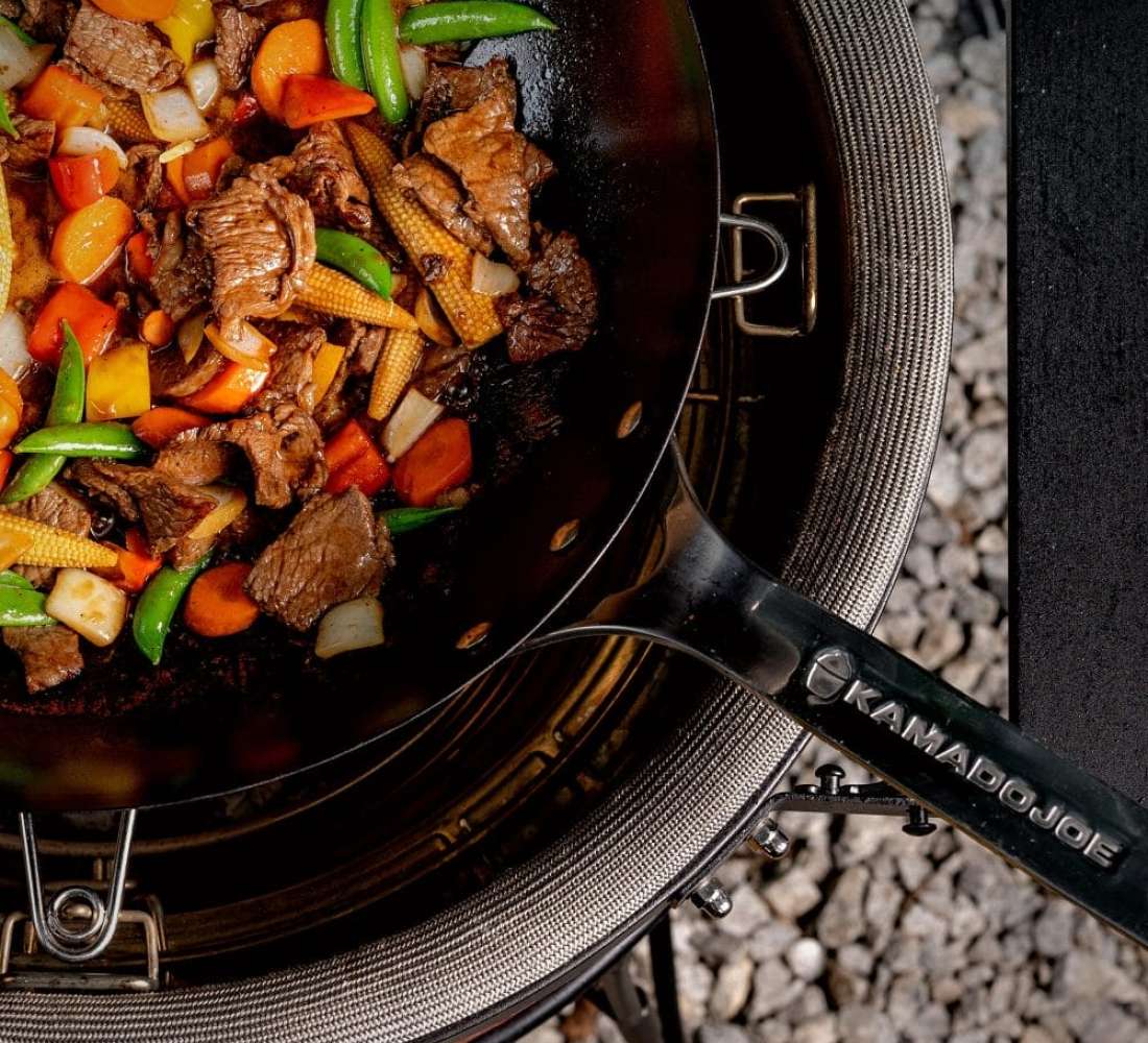 Kamado Joe karbon steel wok