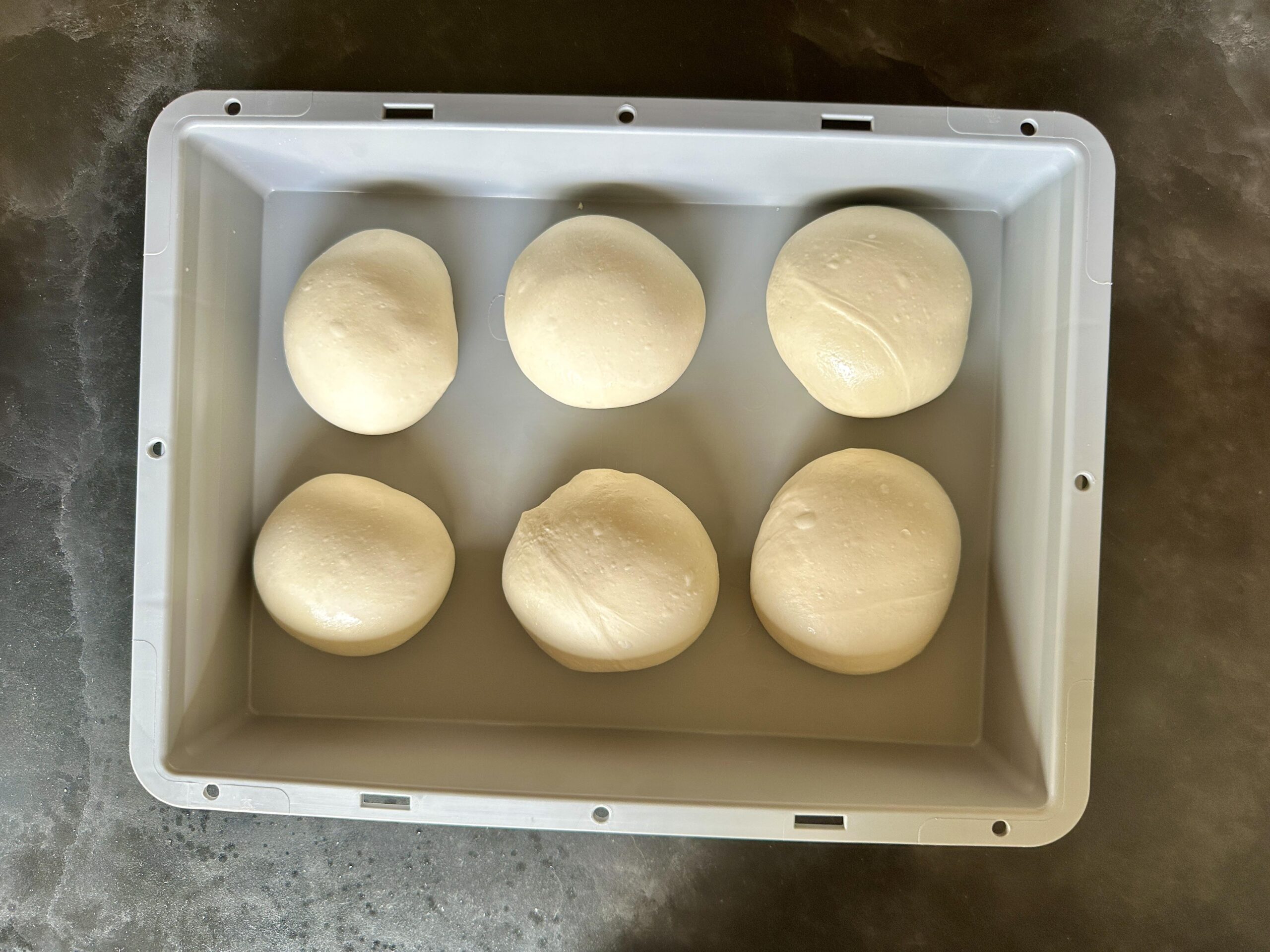 Pizzadeeg met poolish