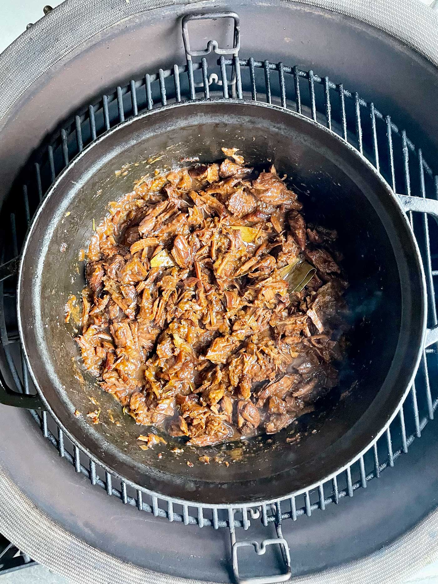 Loaded fries van de kamado bbq