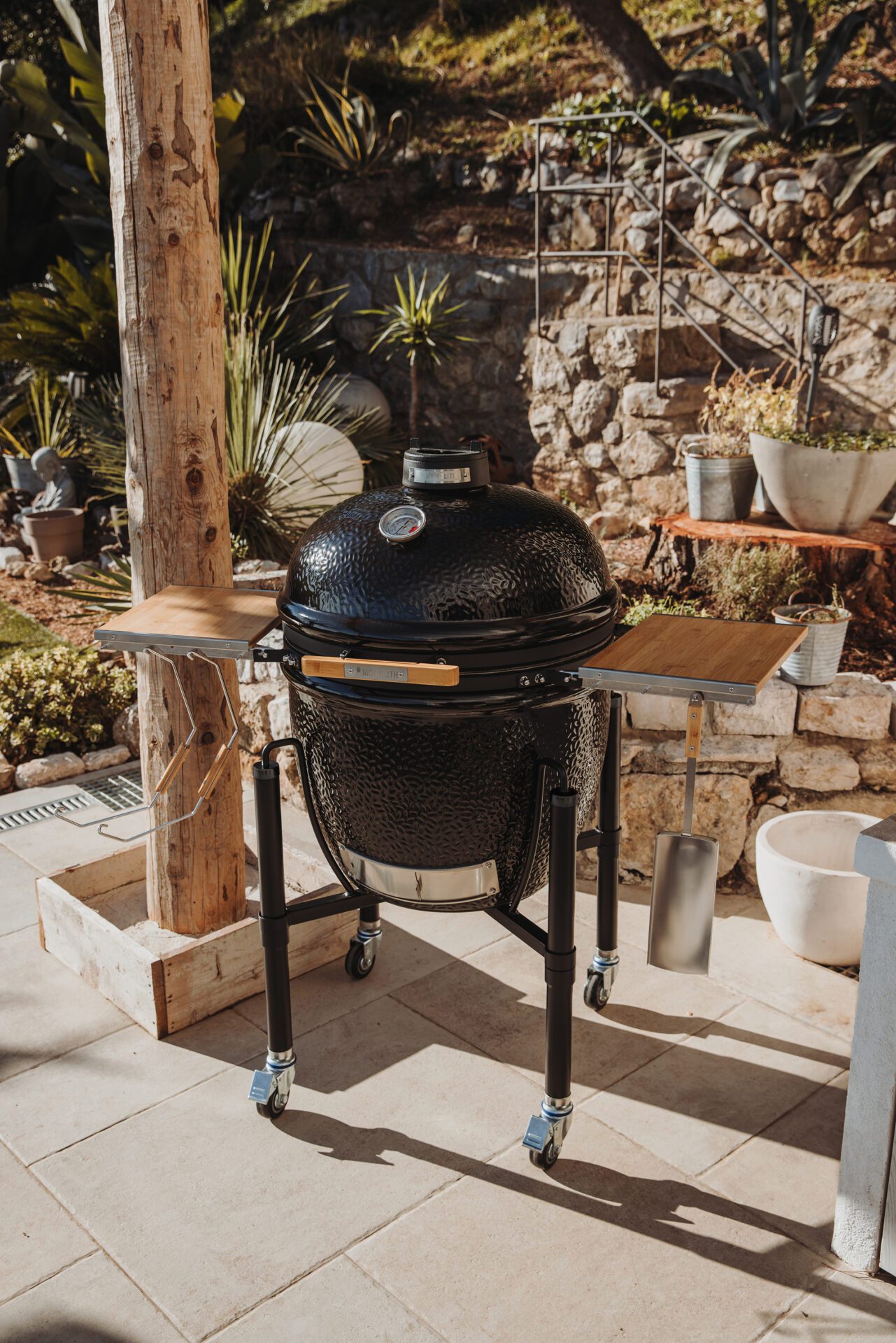 Monolith One.66 kamado bbq