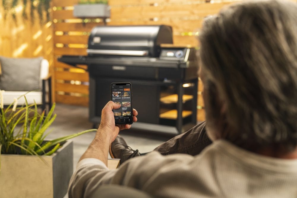 Via Traeger app kan de Traeger  pellet BBQ worden bediend