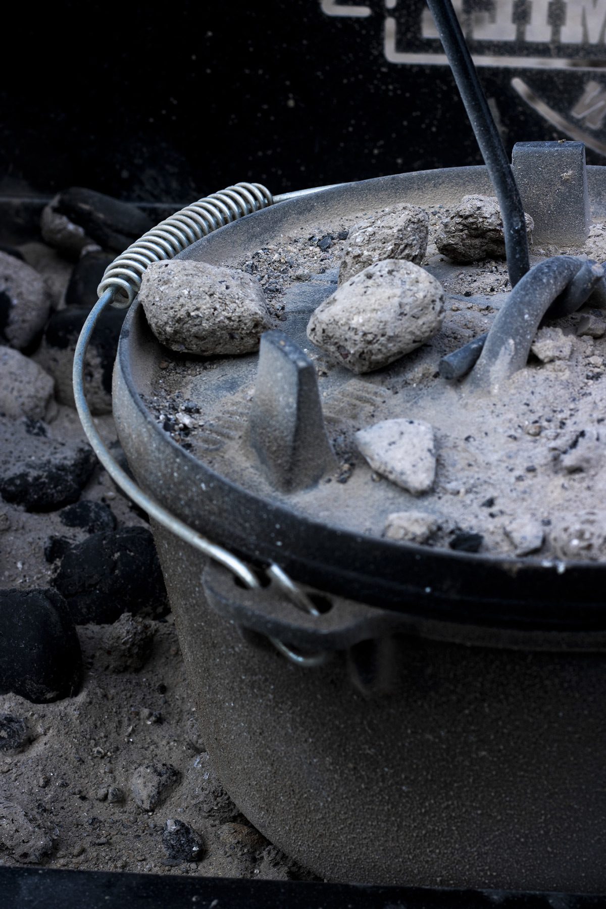 The Windmill Dutch Oven 9Qt