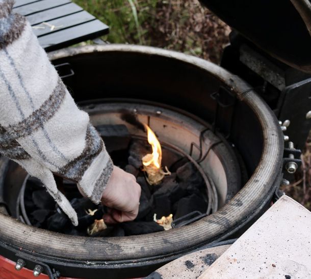 Kamado aansteken en op temperatuur houden