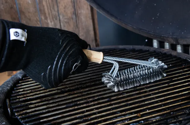 BBQ rooster schoonmaken: stappenplan voor elk type rooster