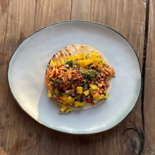 Warmgerookte zalm met mango salsa