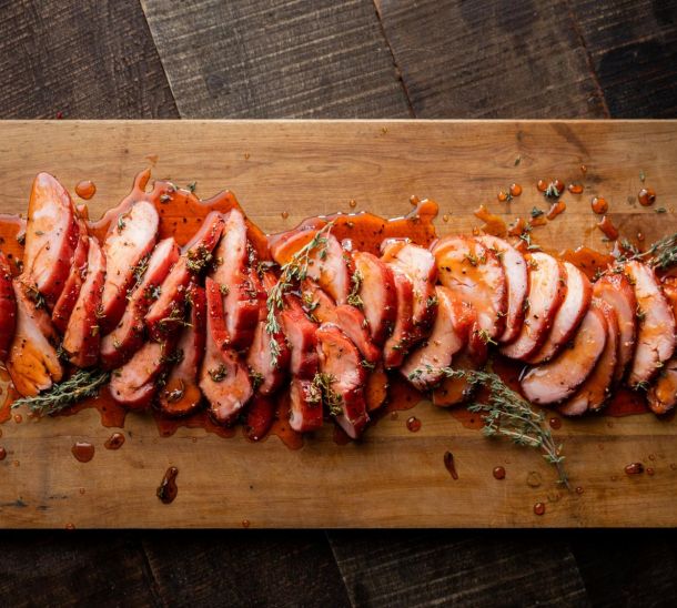 Gerookte varkenshaas met honing en tijm