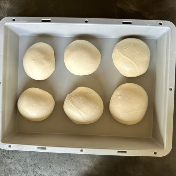Pizzadeeg met poolish