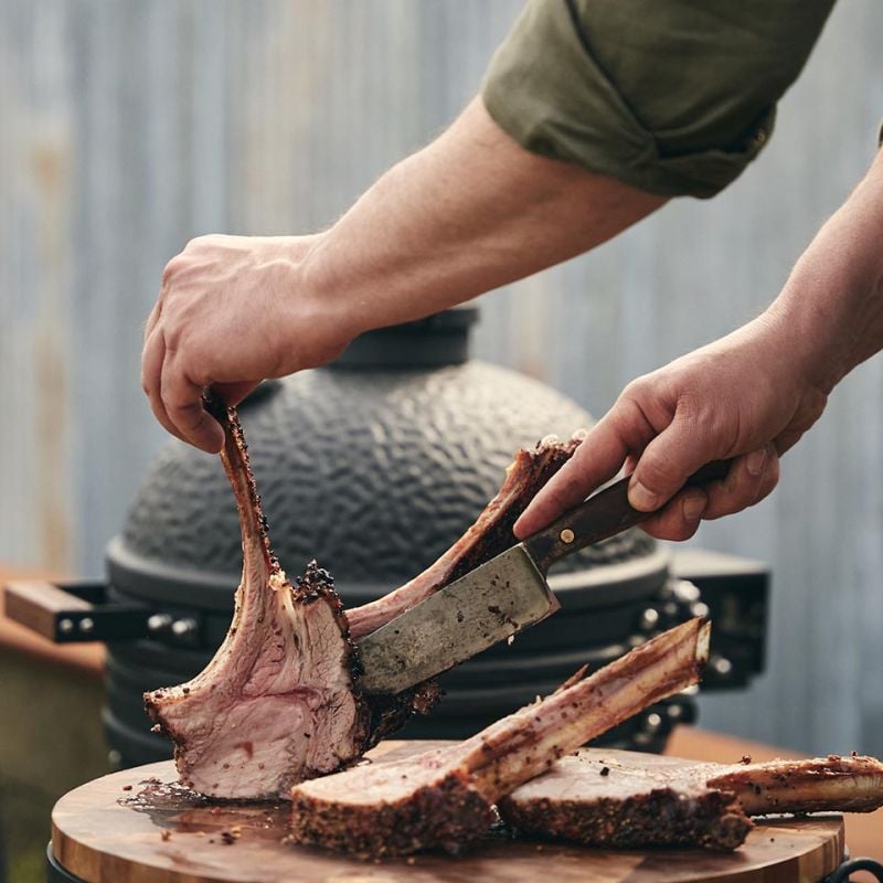 Vlees snijden op Bastard butcher block