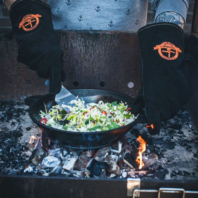 The Windmill set van 2 lederen BBQ handschoenen