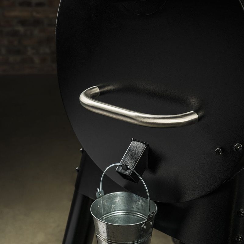 Traeger Pro 780 pellet grill