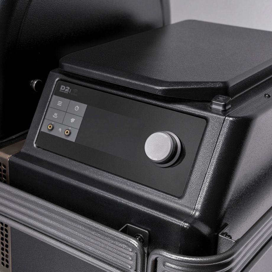 Via de Traeger-app stel je de temperatuur in, volg je de kerntemperatuur via twee meegeleverde vleessondes en ontvang je meldingen. Compatibel met Alexa en Google Home. Software-updates gaan automatisch via WiFi.