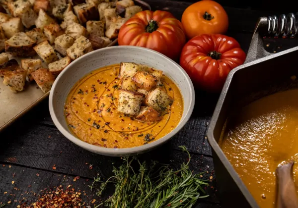 Geroosterde tomatensoep van de bbq