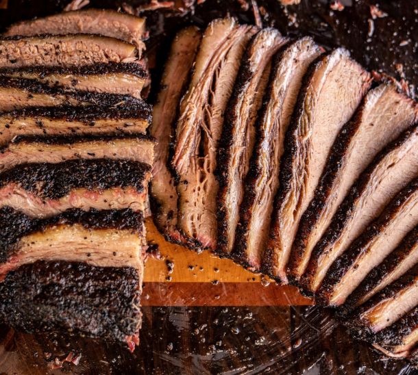 Gerookte brisket op de kamado of pellet grill