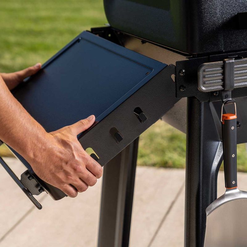 Traeger Woodridge Pro zijkant losmaken