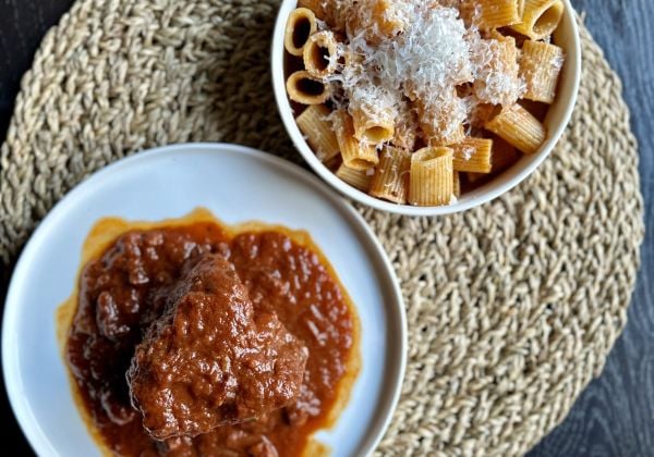 Napolitaanse ragù van de kamado